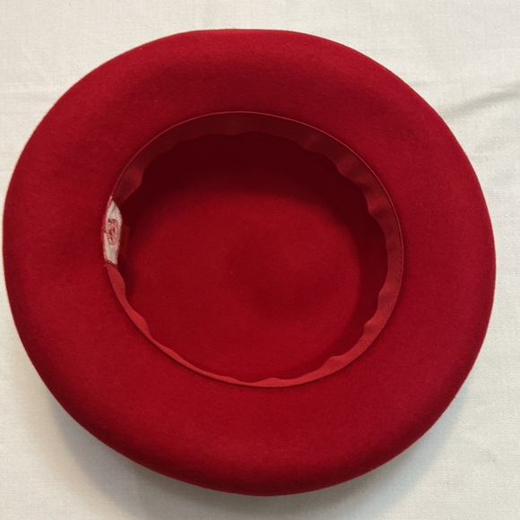 Red Womens 100% Wool Fedora Style Hat - Nice!